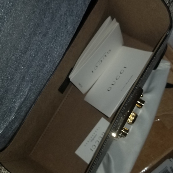 Handbag - Picture 2 of 10